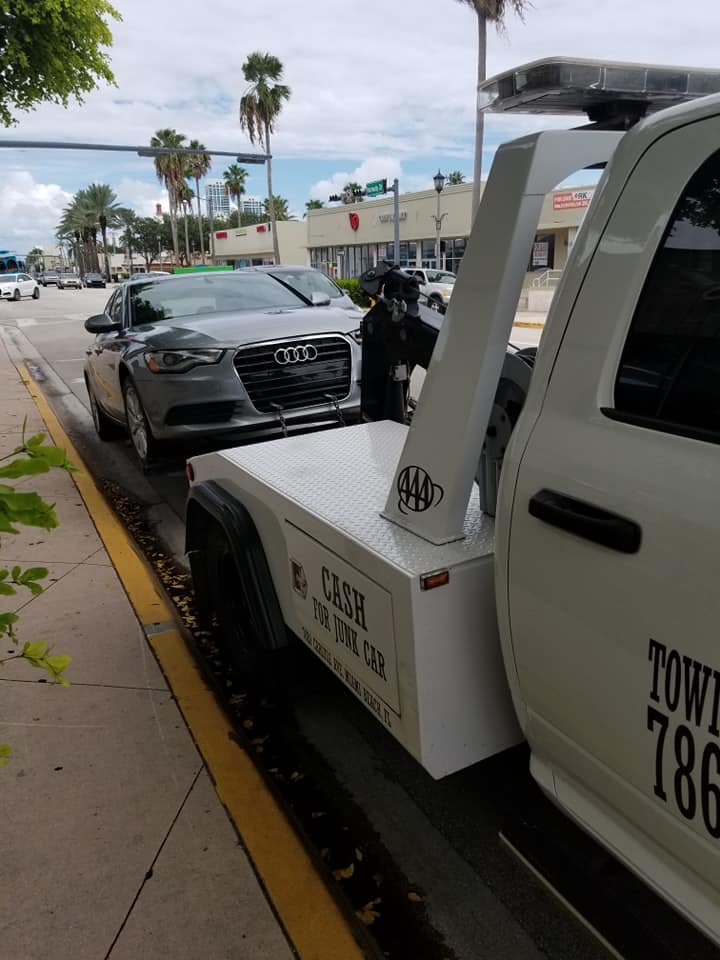 AC Towing hooking up an Audi in Miami Beach